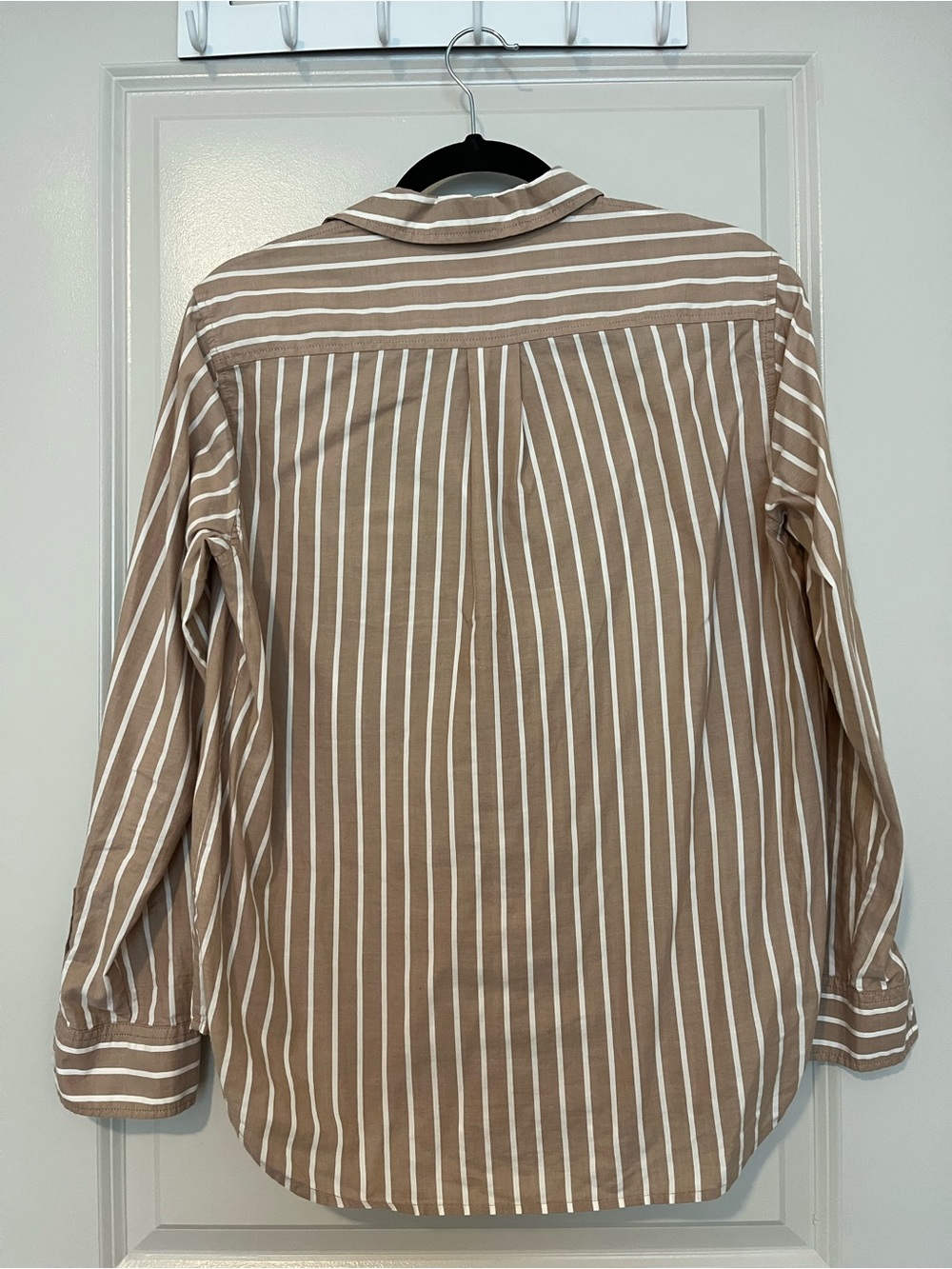Everlane Must Have Silky Cotton Beige Stripe Shirt size 4 - Picture 4 of 11